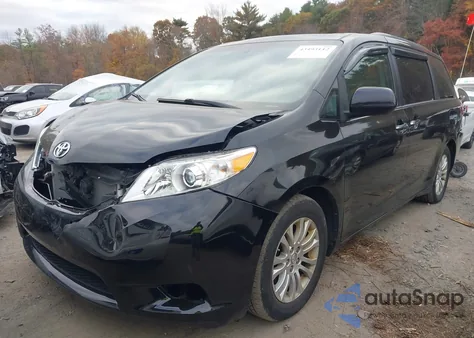 2016 Toyota Sienna Xle 8 Passenger z USA, uszkodzony, nr VIN 5TDYK3DC3GS739194